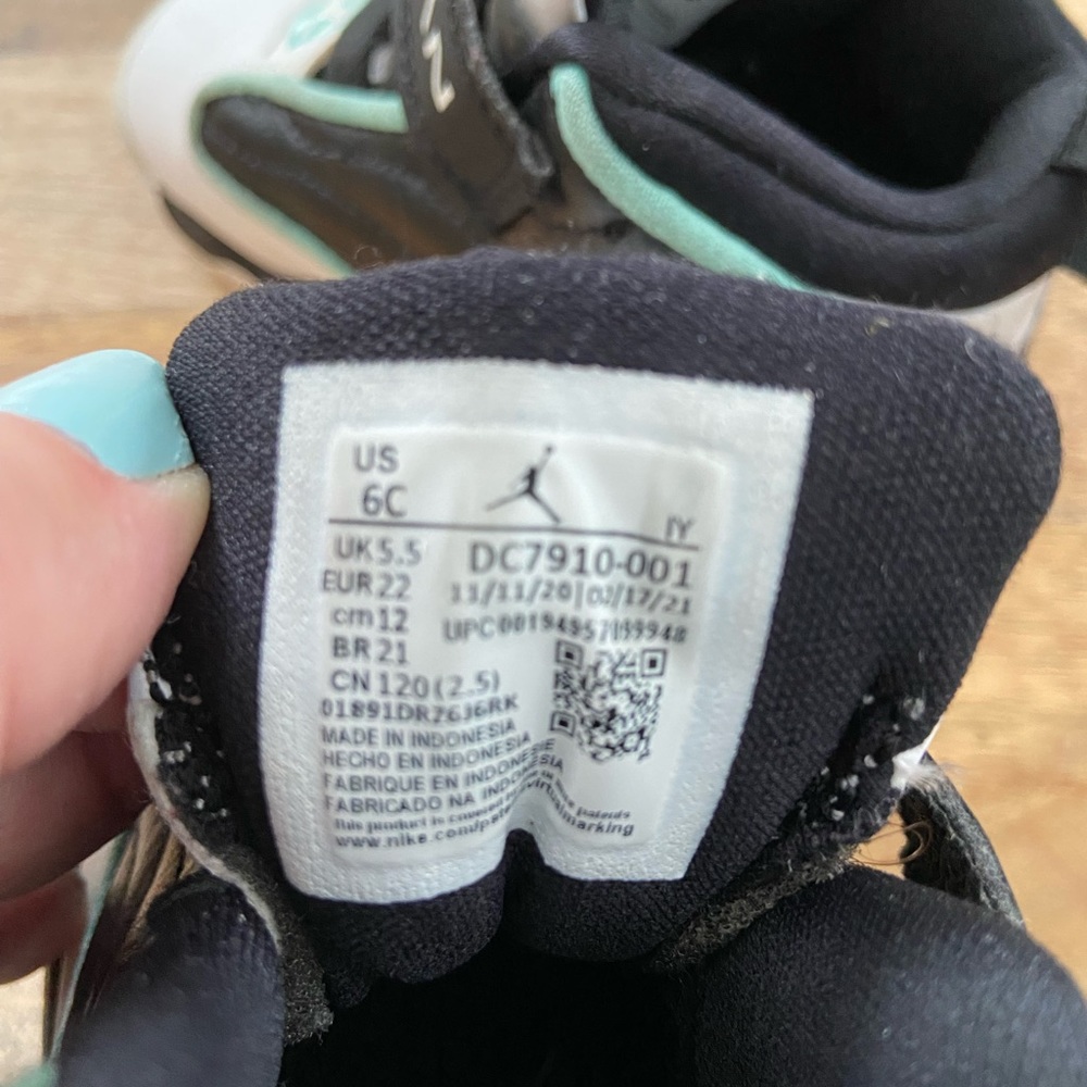 Child Size 6c Jordan Pro Strong Tiffany Sneakers - Picture 4 of 5